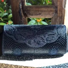 和洋兼用 黒サテンにパープルに光る蝶々と渦巻きが素敵なビーズ刺繍のクラッチバッグ
