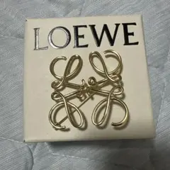 LOEWE アナグラム ブローチ ゴールドのサムネイル
