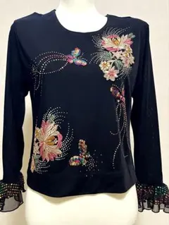 カラオケ　社交ダンスに 黒の花と蝶刺繍長袖トップス