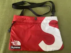 ★レア★ supreme ×ノースフェイス　Sロゴサコッシュ　赤