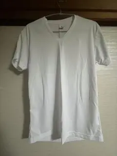 未使用品★Puma ホワイト Vネック 半袖シャツ