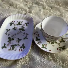 ウエッジウッドワイルドストロベリーカップアンドソーサー　お皿