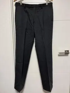 UNIQLO　チャコールグレー　パンツ