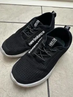 New Balance ニューバランス ブラック スニーカー　メッシュ　19