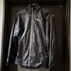 Puma ブラックドット柄ウィンドブレーカー