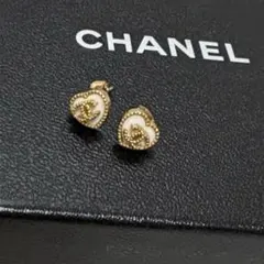 ハート ピアス CCロゴ