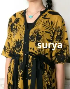 【良品】Suryaアジアン花柄　ギャザーフレアーワンピースのサムネイル
