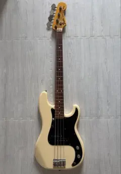 Fender プレシジョンベースのサムネイル