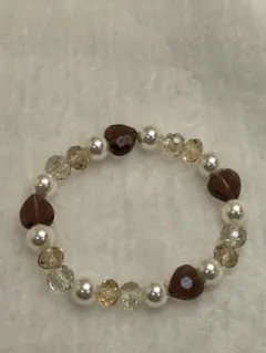 ハート型ビーズのエレガントブレスレット