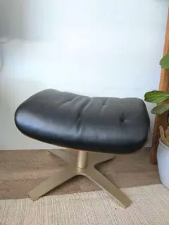 ニトリ　スツール　オットマン　黒　　木目　皮革　マーシャル　 パーソナルチェアのサムネイル