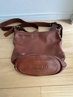 COACH ブラウンレザー ショルダーバッグ