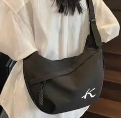 大人気　ブラック ロゴショルダーバッグ 斜め掛け BLACK