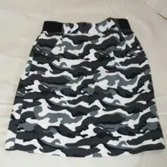迷彩柄 タイトスカート
