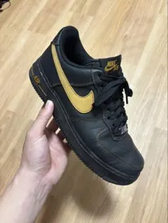 Nike Air Force 1 lv8デザートオークル