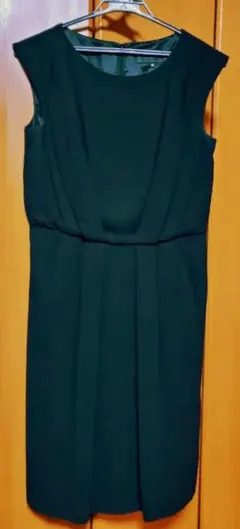 UNTITLED　黒 フレンチスリーブ ワンピース M