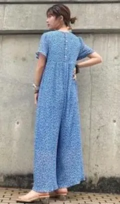 美品 wcloset 小花柄プリーツオールインワン 花柄 フラワー 水色 半袖