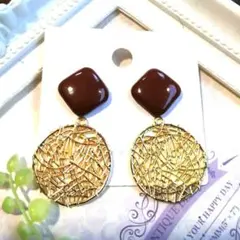 ブラウン幾何学模様ピアス/イヤリング(ハンドメイド)