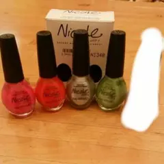 Nicole by OPI ネイルラッカー4本セット おまけ付