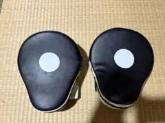 パンチングミット 左右セット ブラック ホワイトのサムネイル
