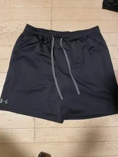 Under Armour 黒 ショートパンツ