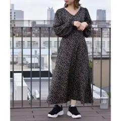 w closet ネイビー花柄ワンピース