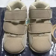 asics ベージュ スニーカー マジックテープ