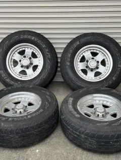 ブリヂストン BERG CV645 265/70R16 タイヤホイール4本セットのサムネイル