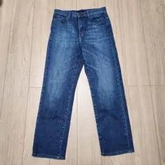 UNIQLO ダークブルー ストレートデニムパンツ