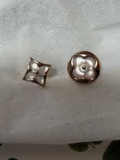 パール装飾 星形と花形のピアスセット