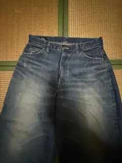 Lee ブルーデニム ストレートジーンズ