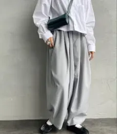 新品mizuiroind ワイドカーゴパンツ ライトグレー