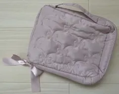 Maison de FLEUR メゾンドフルール　ピンクリボンキルティングケース