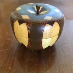 讃岐漆器 蓋物 香合 木彫 刀鍔文 在銘 鍔形 小物入れ 丸型竹透かし鍔