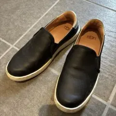 UGG スリッポン レザー　22 ブラック
