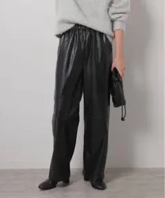 ジャーナルスタンダード relume フェイクレザー イージーパンツ 黒