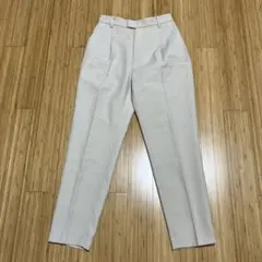 テーパードパンツ