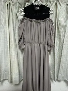 グレー オフショルダー フリル ロングワンピース