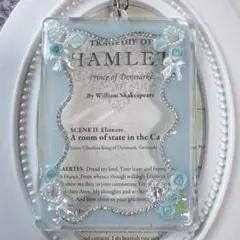 79.トレカキーホルダー　韓国 トレカケース トレカ　デコ　硬質 ケース 水色