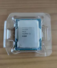 Intel Core i3-12100 CPU 本体