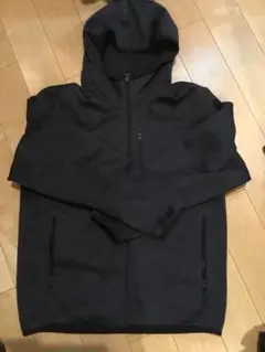 UNIQLO ダークグレー フルジップパーカー