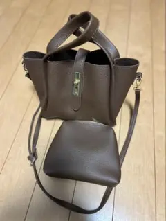 ブラウン　バック