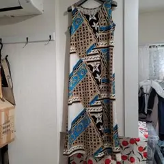 ノースリーブロングワンピース 幾何学模様