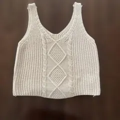 ベージュ Vネック ニットベスト