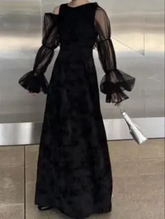 VOLUME RAFFLE DRESS black myshawty - メルカリ
