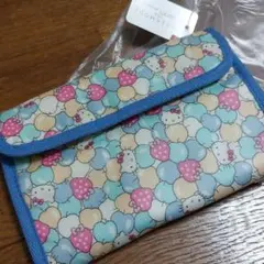 サンリオ　リバティ　キティ　コラボ　メイクポーチ　ブルーのサムネイル