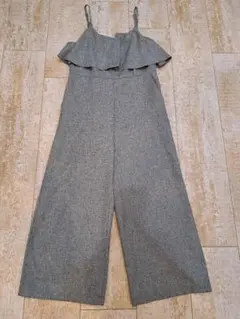 グレー フリル付きワイドレッグサロペット