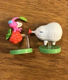 ピクミン チョコエッグ　フィギュア　羽ピクミン　ブタドックリ　キーチゴノミ