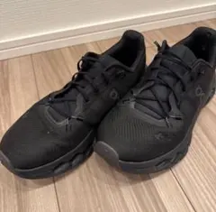 ブラックスニーカー