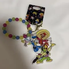 ディズニーストア ディズニー 三人の騎士 キーチェーン - メルカリ