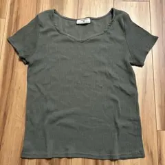 オリーブ　グリーン　半袖Tシャツ　Vネック　Lサイズ